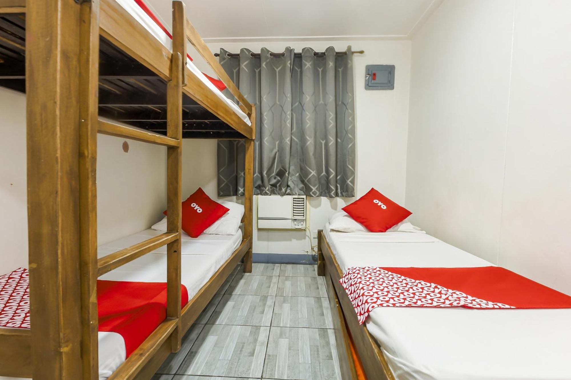 Metro Deluxe Residences Pasay Exterior foto